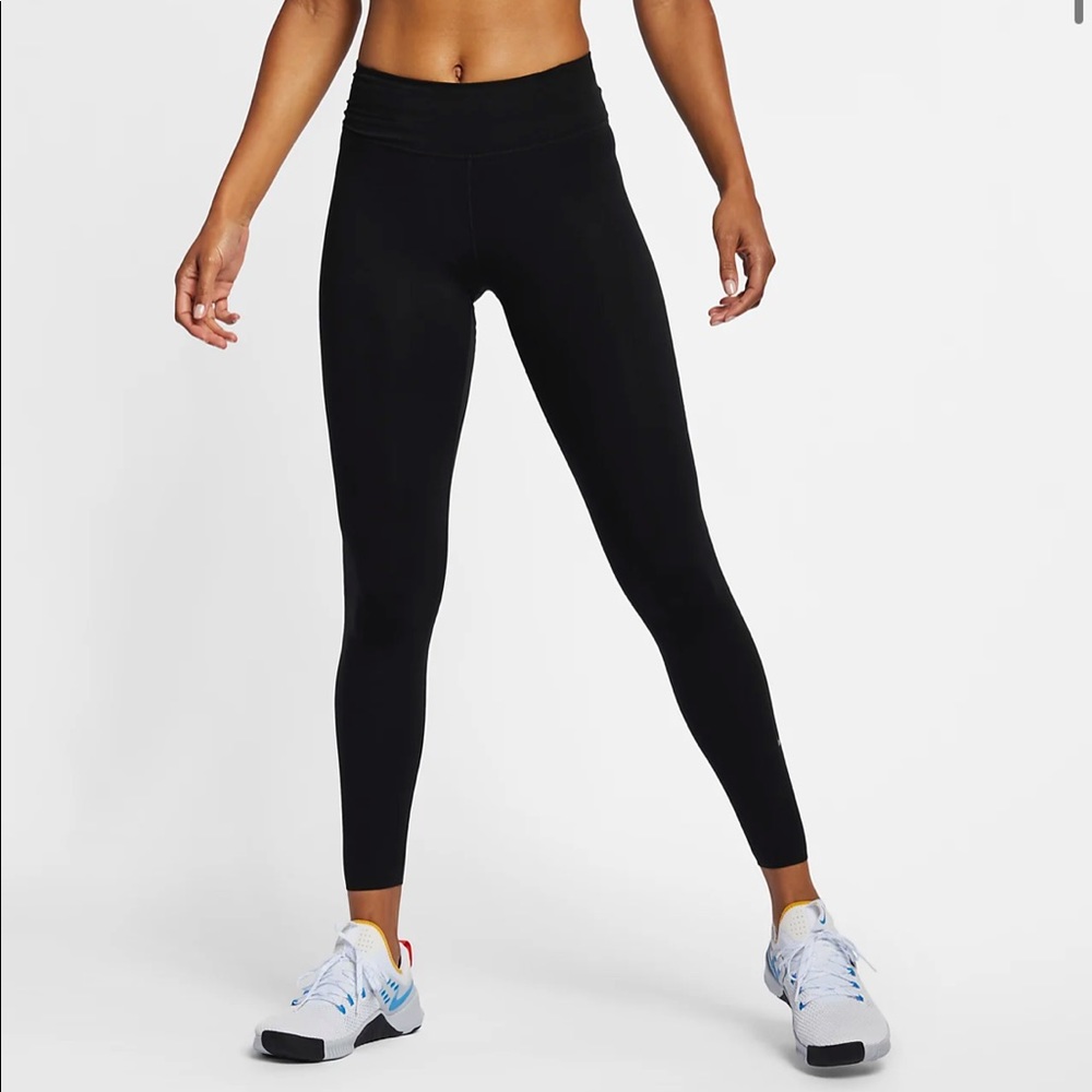 Nike One Luxe
Women's Mid-Rise Pocket Leggings size XS NWT
